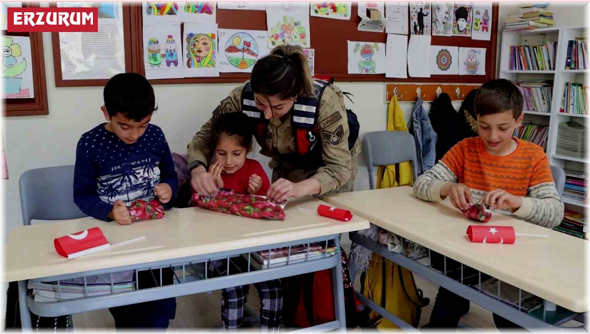 Çocuklarla çocuk oldular