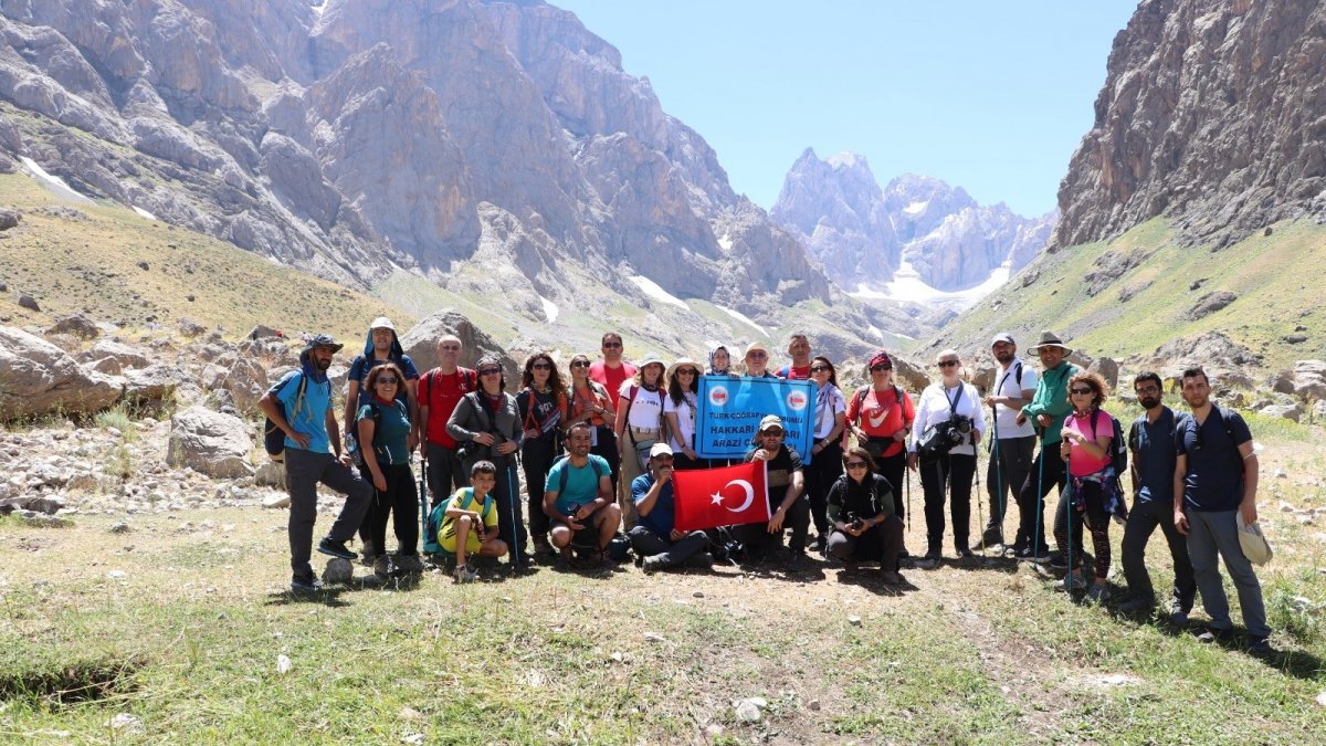 Coğrafya öğretmenleri buzulları inceledi
