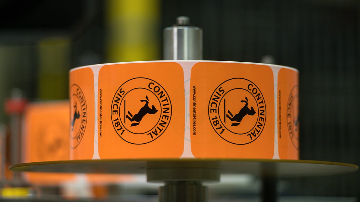 Continental plastik atıkların önüne geçmek için lastik etiketlerini yarıya düşürüyor