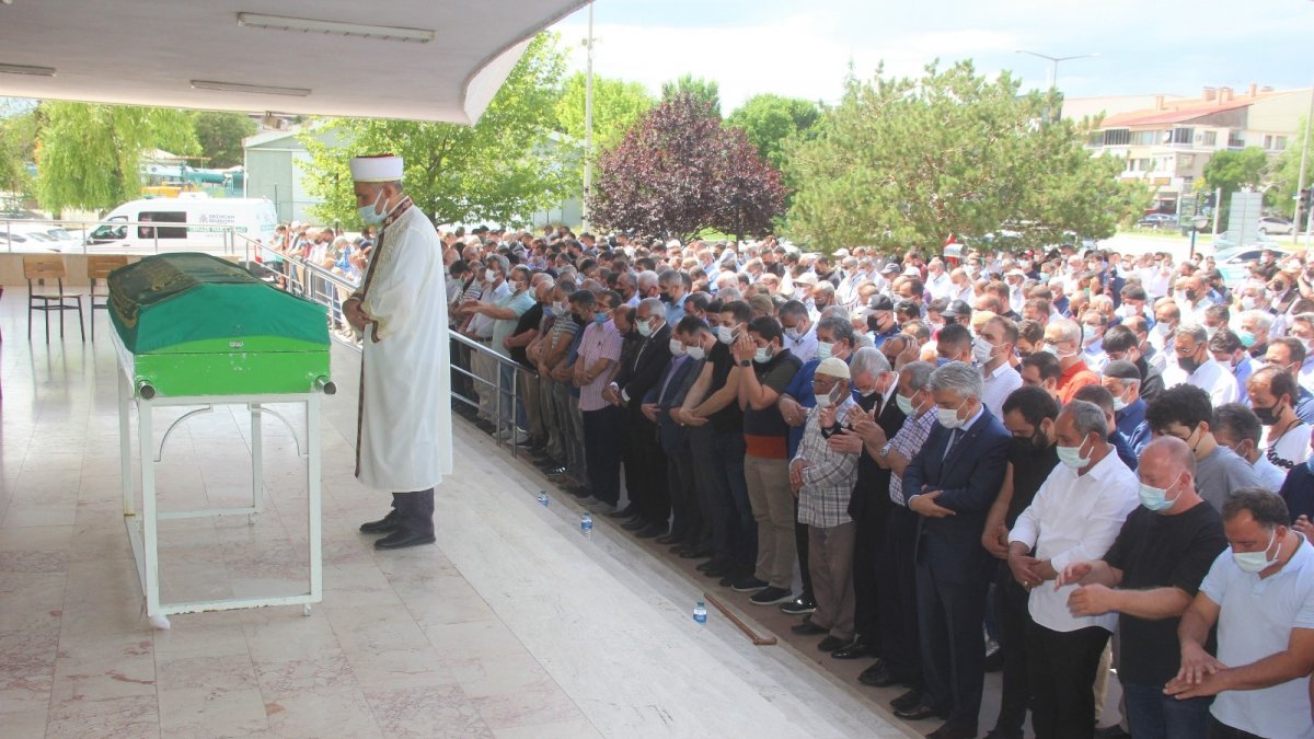 Covid-19'a yenik düşen iş adamı son yolculuğuna uğurlandı