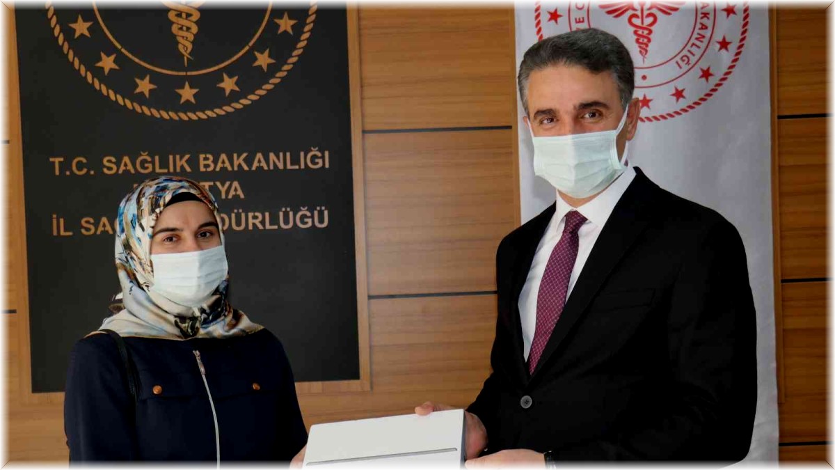 Covid-19 aşı talihlileri hediyelerine kavuştu