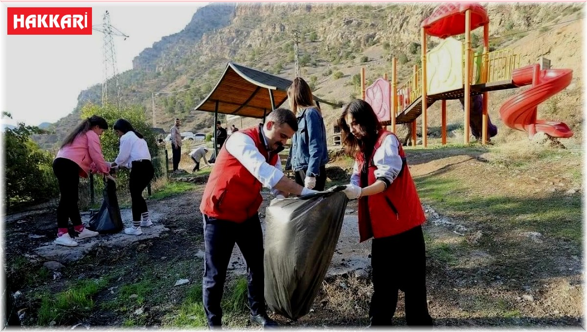 Çukurca'da çevre temizliği