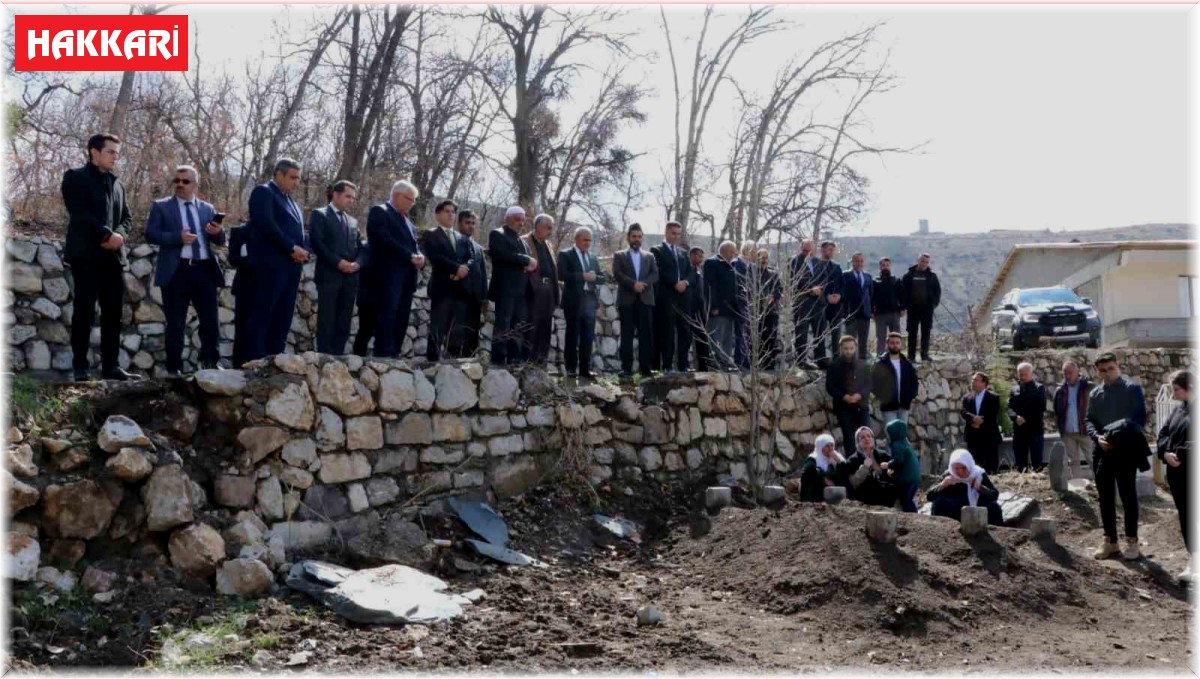 Çukurca'da deprem şehitleri anıldı