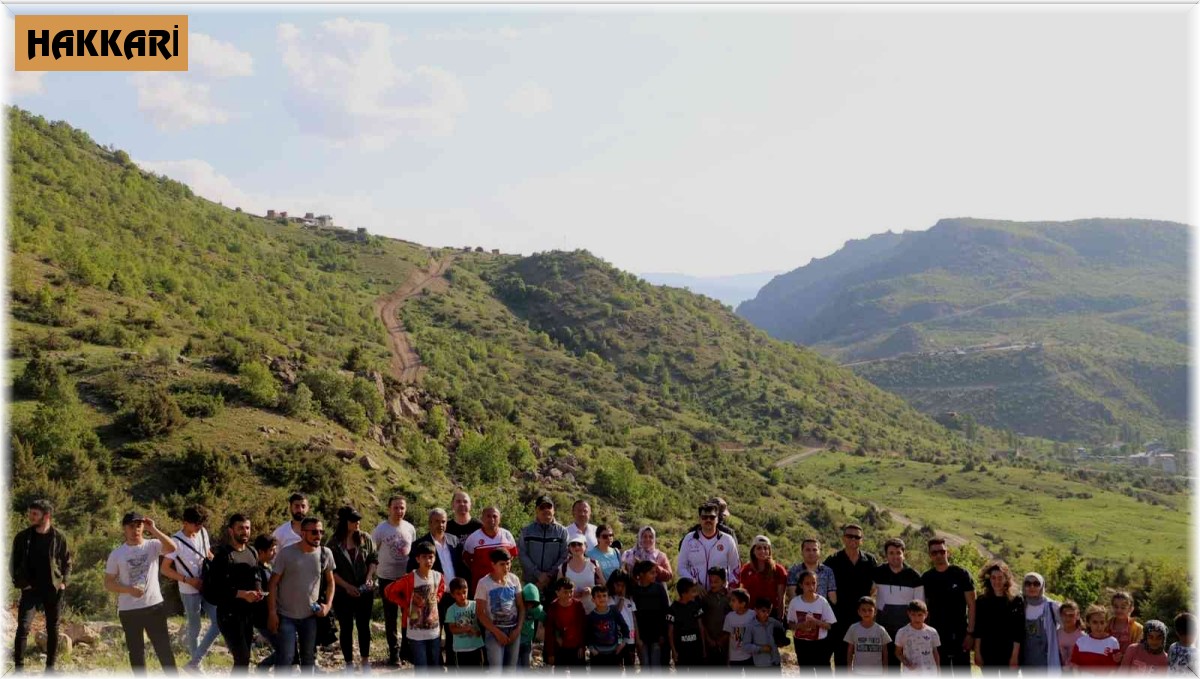 Çukurca'da doğa yürüyüşü