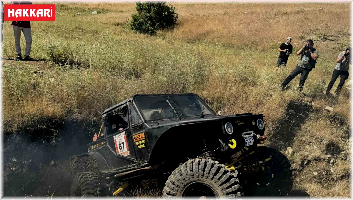 Çukurca'da off-road gösterisi büyük ilgi gördü