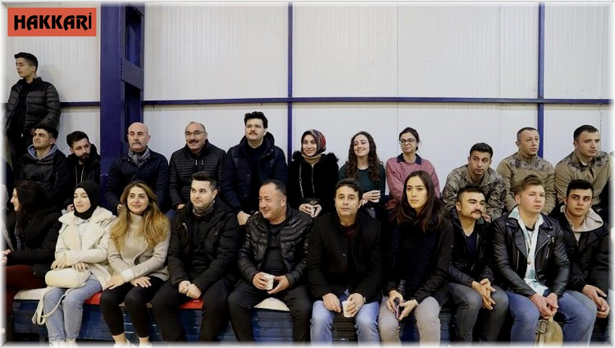 Çukurca'da voleybol ve masa tenisi turnuvası sona erdi