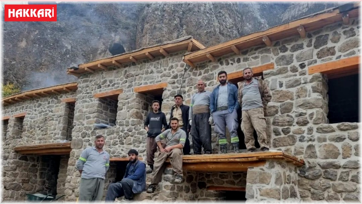 Çukurca'daki tarihi taş evleri restorasyon çalışmaları sona erdi