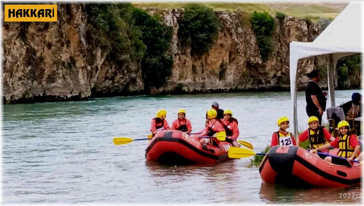 Çukurca rafting ekibi bölge birincisi oldu