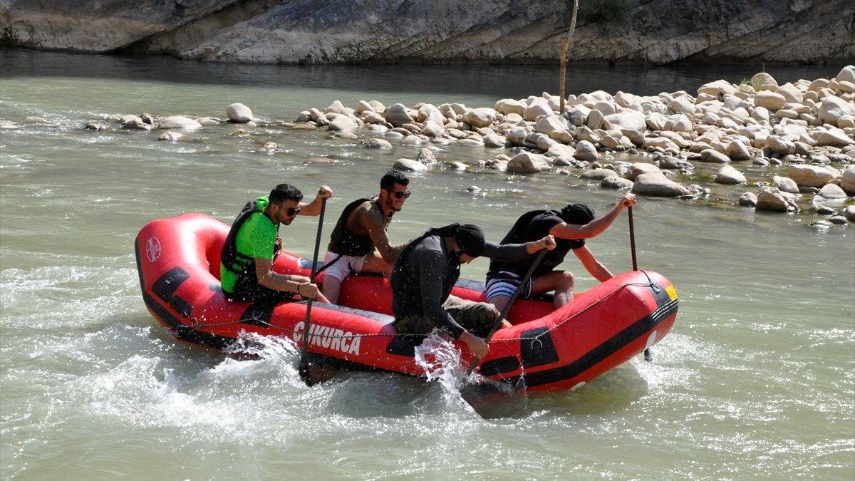 Çukurca Rafting Takımı Türkiye Şampiyonasına hazırlanıyor