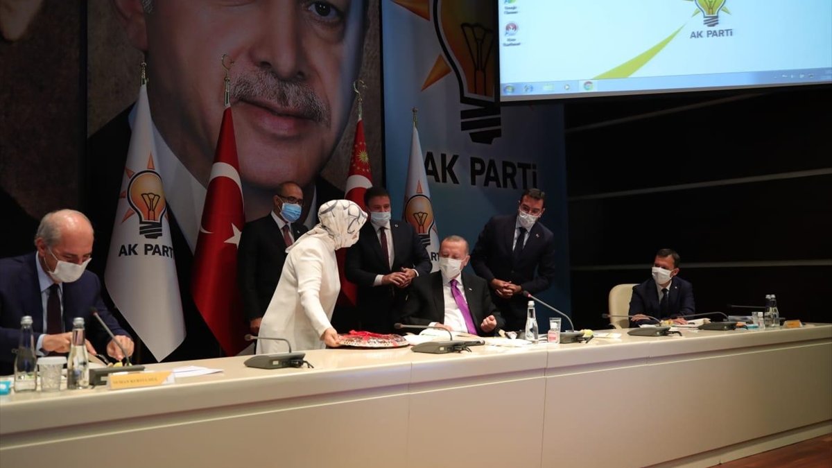 Cumhurbaşkanı Erdoğan'a kayısı ikramlı teşekkür