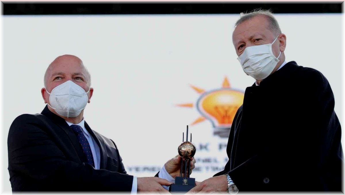 Cumhurbaşkanı Erdoğan'dan Başkan Sekmen'e gençlik yatırımları özel ödülü