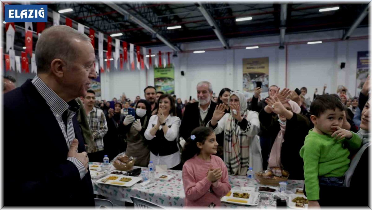 Cumhurbaşkanı Erdoğan Elazığ'da depremzedelerle iftarda buluştu