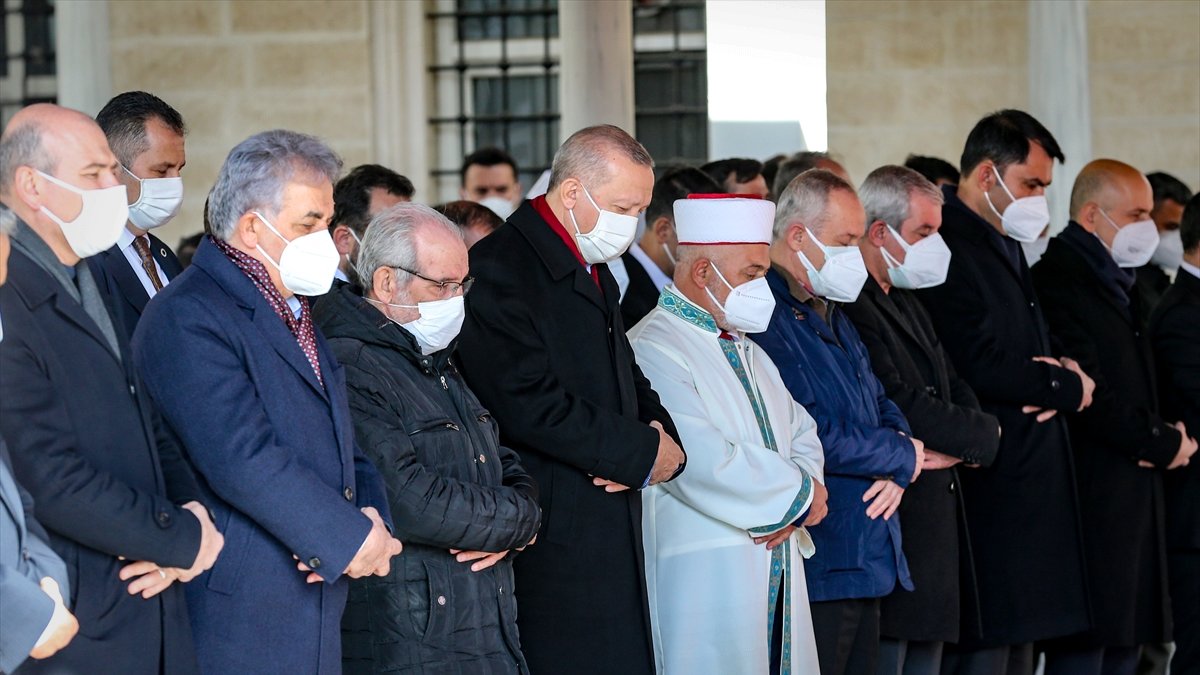 Cumhurbaşkanı Erdoğan, Elazığlı kanaat önderi Hafız Abdullah Nazırlı'nın cenaze törenine katıldı:
