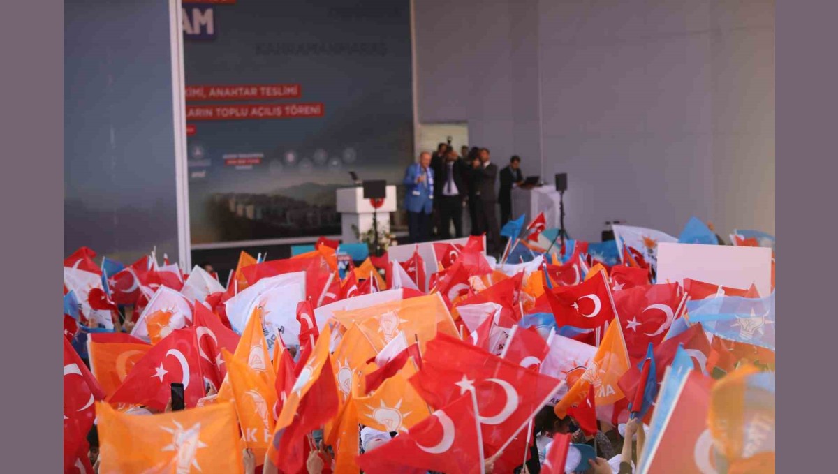 Cumhurbaşkanı Erdoğan: "Yılbaşına kadar deprem bölgemizde 453 bin bağımsız bölümü tamamlamak niyetindeyiz"