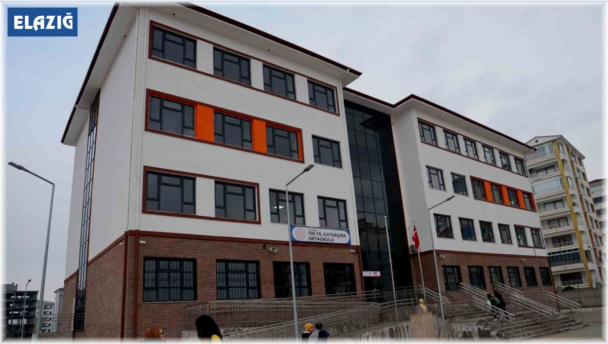 Cumhuriyetin 100. yılında yapımı tamamlanan okul, öğrencilerine kavuştu