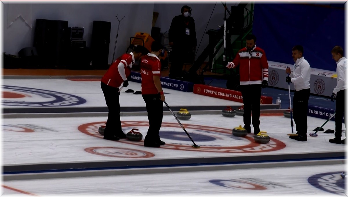 Curling 2022 Kış Olimpiyat Oyunları Ön Eleme Müsabakaları Erzurum'da son gününde devam ediyor