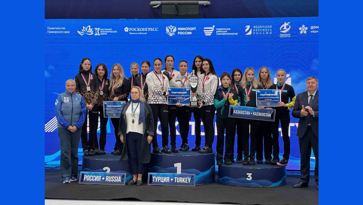 Curling milli takımı çifte madalya ile dönüyor