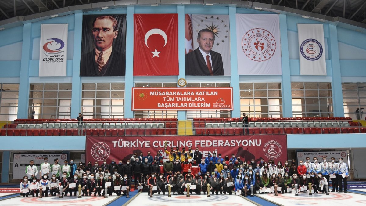 Curling Süper Lig'in şampiyonu Çelebispor ile Narmanspor oldu