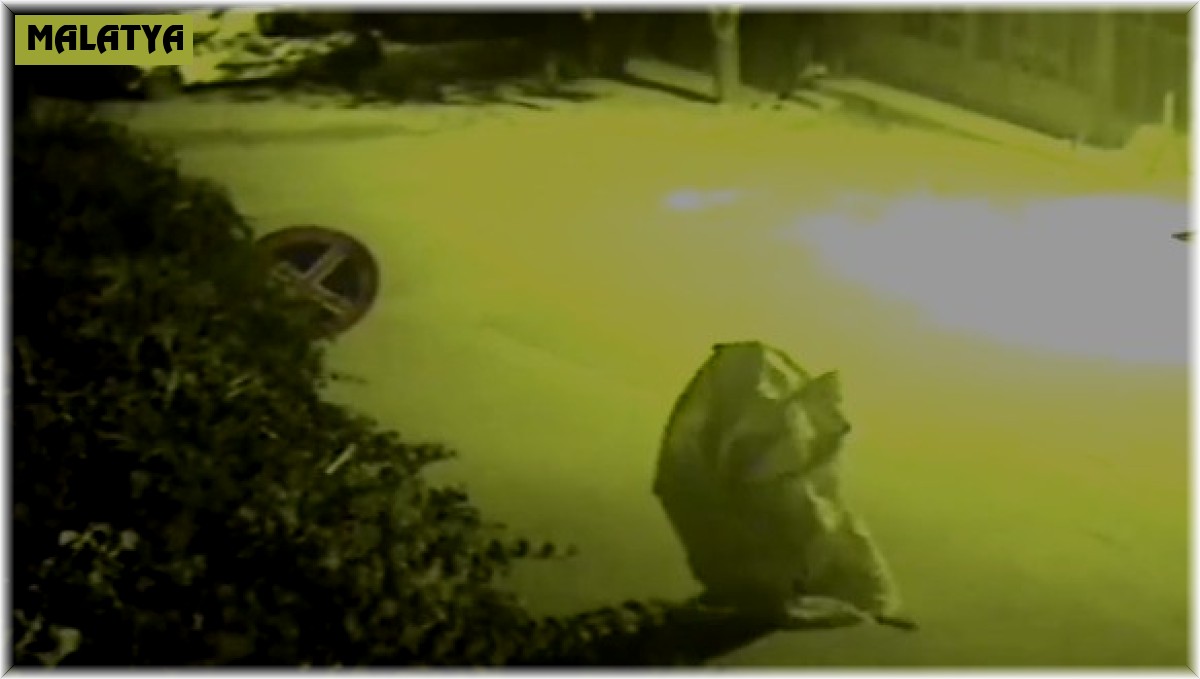 Çuvallı hırsız kameralara yakalandı