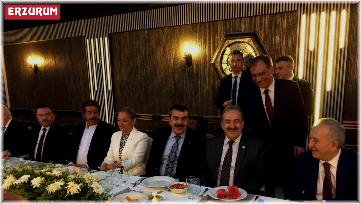 Dadaşlar Ankara'da yemekte bir araya geldi