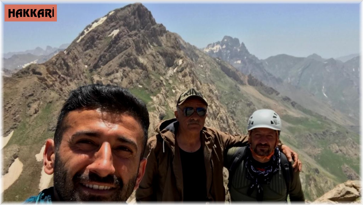 Dağcılar, 3 bin 467 rakımlı Sümbül Dağına tırmanış gerçekleştirdi