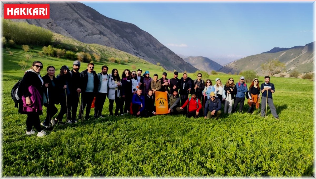 Dağcılar Hakkari'nin tarihi köyünü gezdi