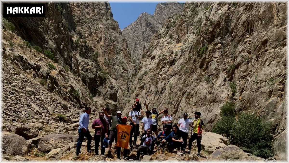 Dağcılar Şemdinli'deki kanyonları gezdi