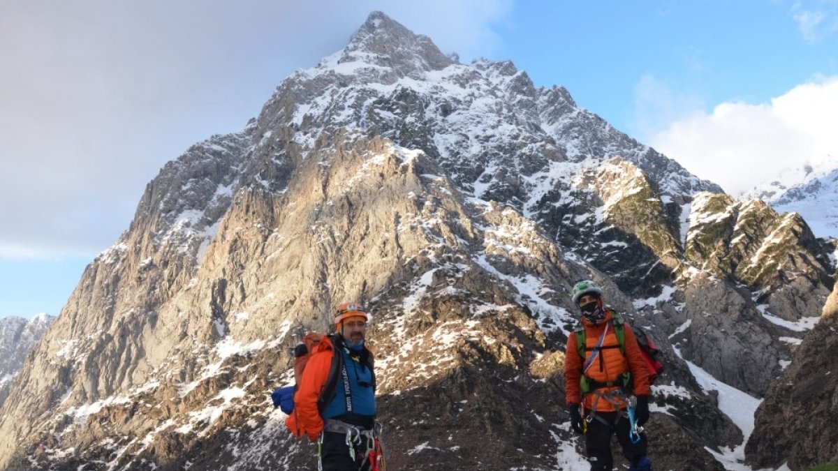 Dağcılardan Belkıs Zirvesi için rota tırmanışı