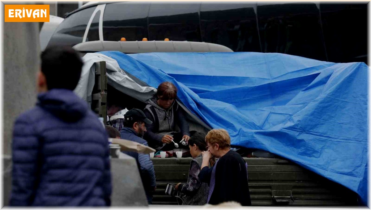 Dağlık Karabağ'dan Ermenistan'a geçenlerin sayısı 100 bini aştı