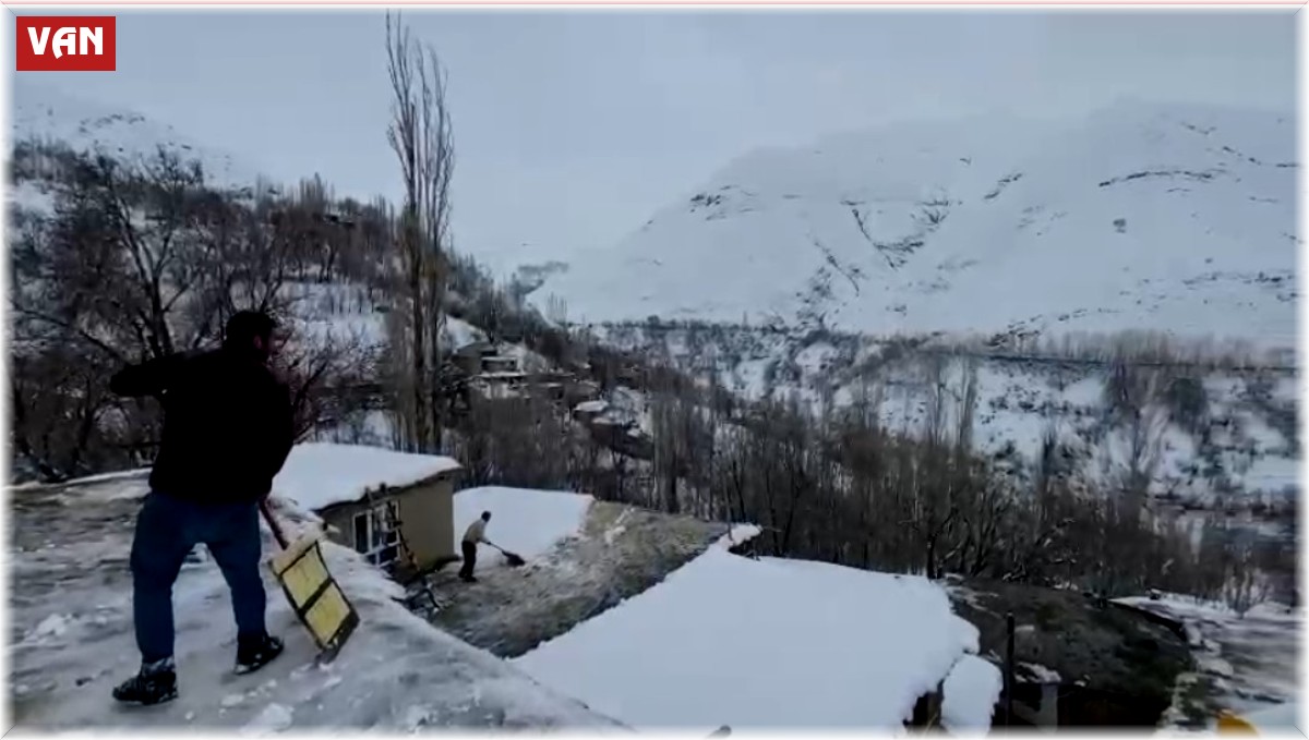 Damlardaki karlar temizleniyor