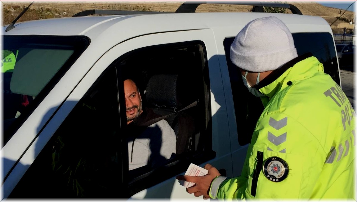 Darende'de 'Bir Hareketine Bakar Hayat' trafik uygulaması