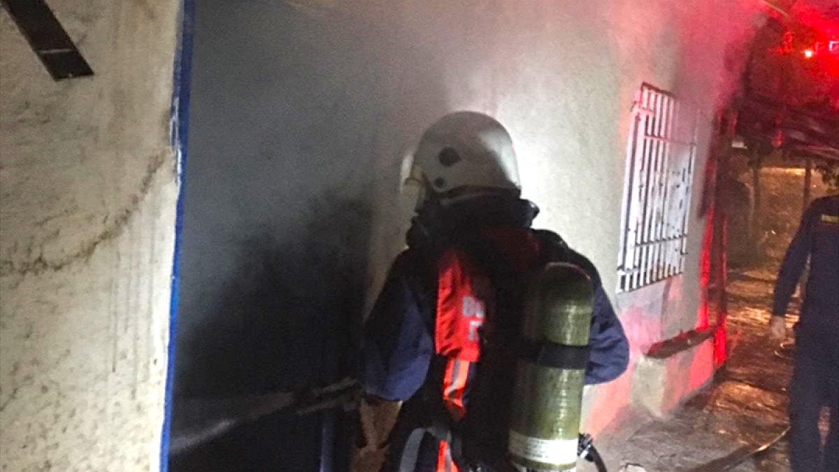 Darende'de otomobil ve ev yangını