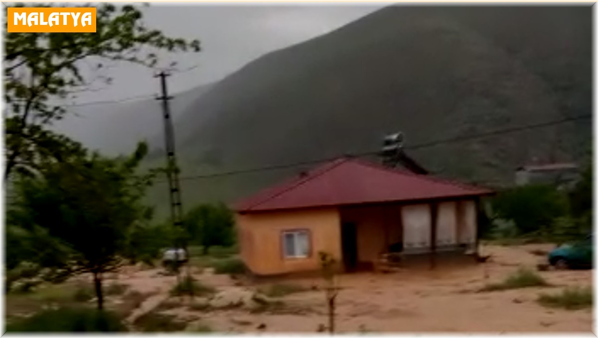 Darende'de sağanak yağış etkili oldu