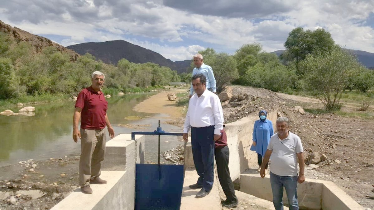 Demirdöğen, projeleri yerinde inceliyor