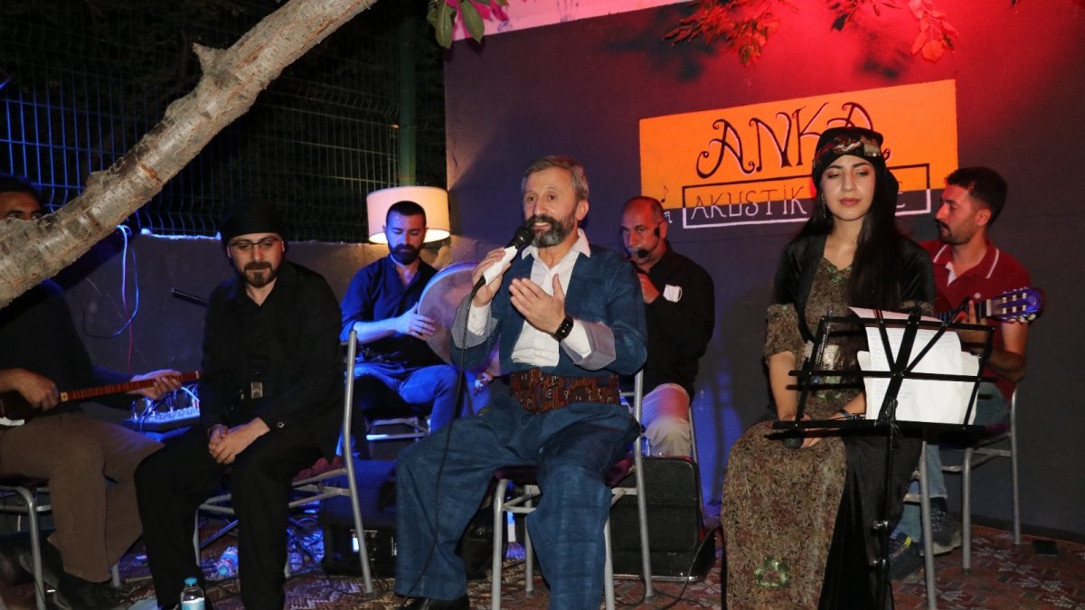 Dengbej gecesine gençlerden büyük ilgi