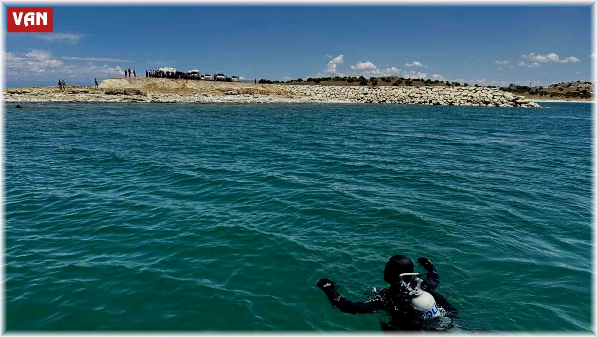 Deniz polisi, boğulmalara karşı halkı bilgilendiriyor