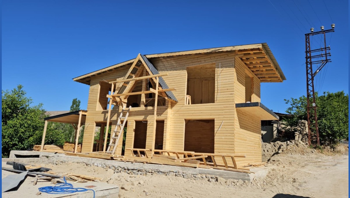 Deprem bölgesi Malatya'da ahşap evlere ilgi artıyor