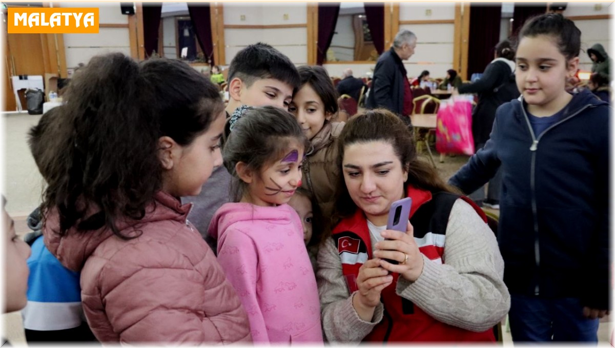 Deprem bölgesi Malatya'da çocuklara psikososyal destek