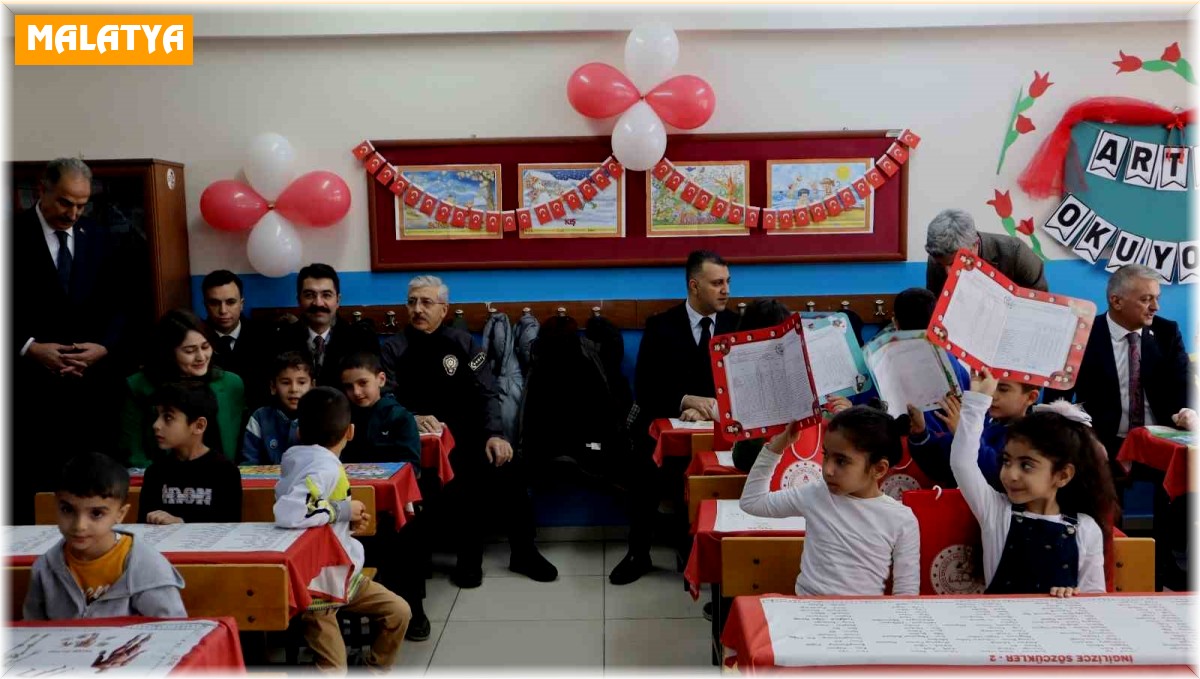 Deprem bölgesi Malatya'da karne heyecanı