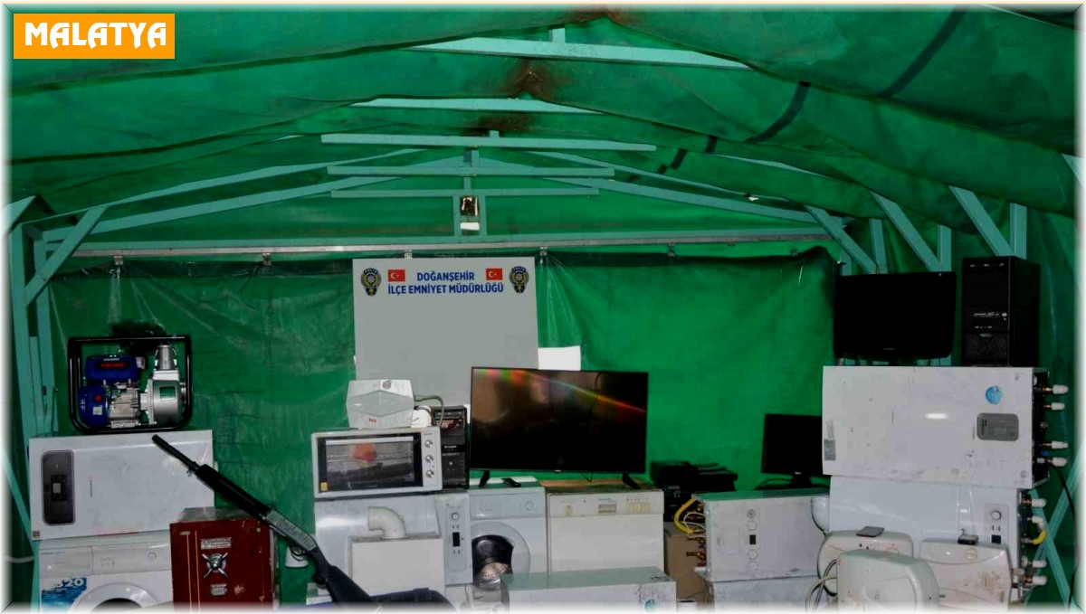 Deprem bölgesinde 400 bin TL'lik hırsızlık yapan 3 zanlı yakalandı