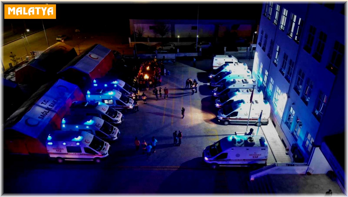 Deprem bölgesinde bulunan sağlıkçılar, teyakkuzda bekliyor