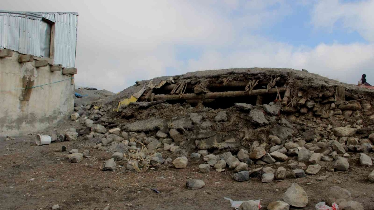 Deprem bölgesinde devlet tüm imkanlarını seferber etti