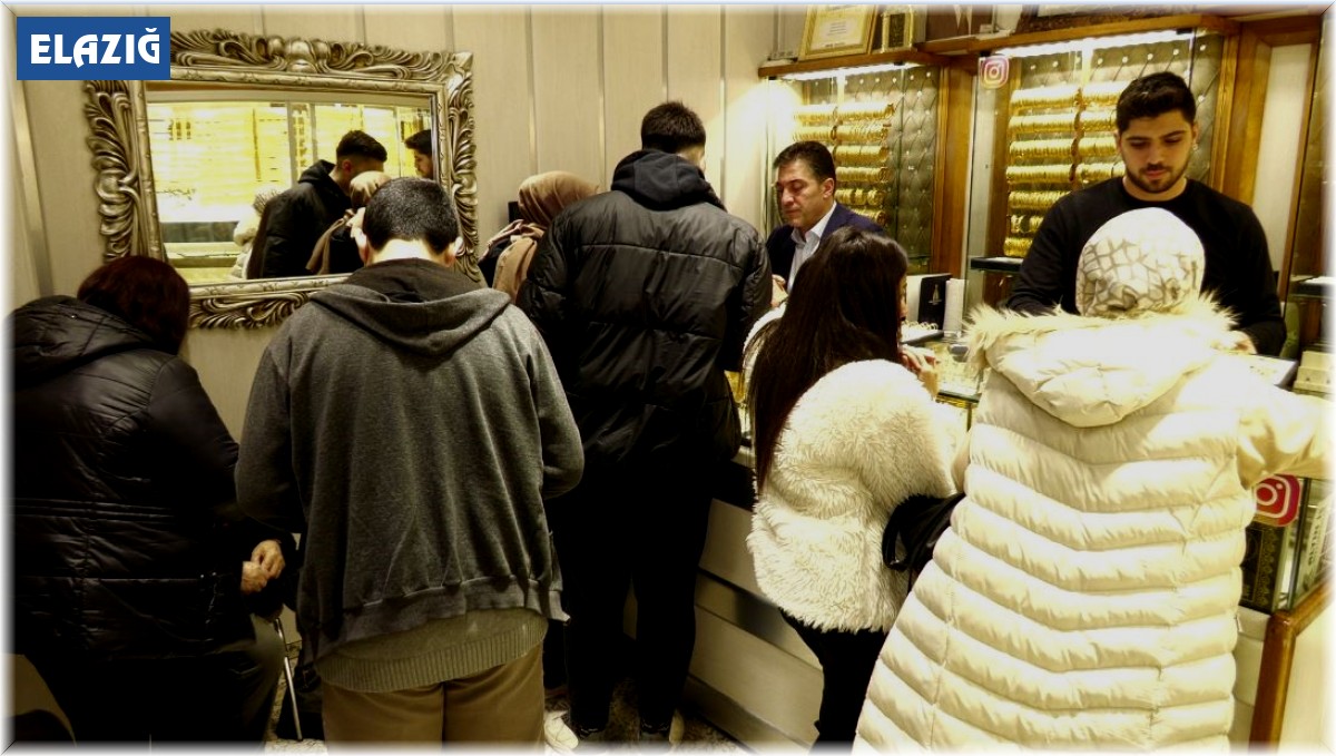 Deprem korkusu altını 'yastık altından' çıkardı