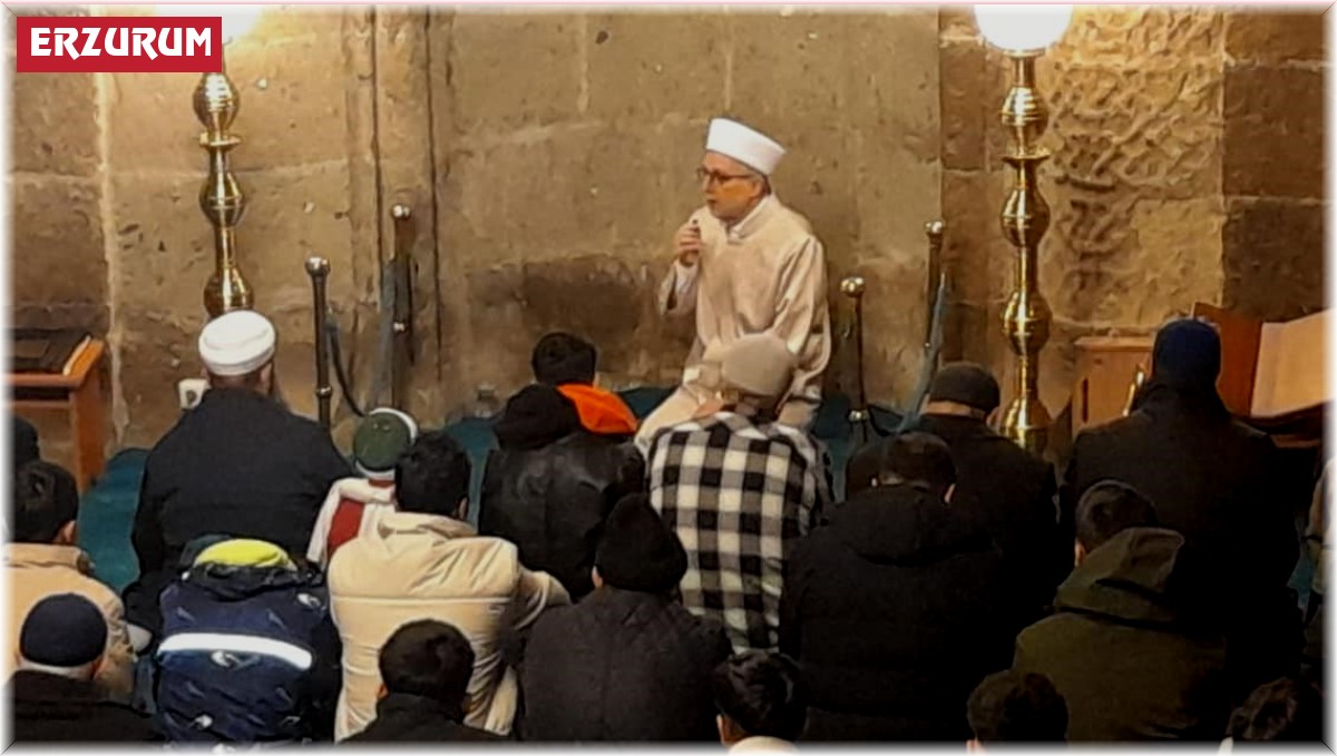 Deprem şehitleri dualarla anıldı