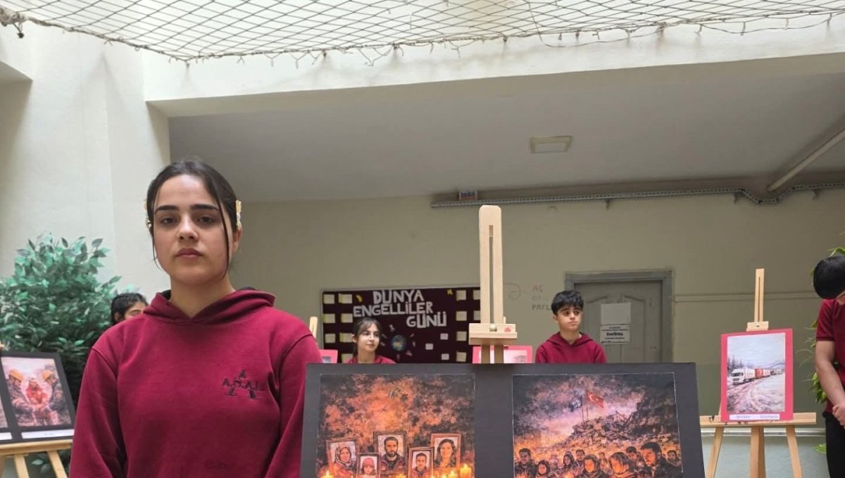 Deprem şehitleri Özalp'ta anıldı