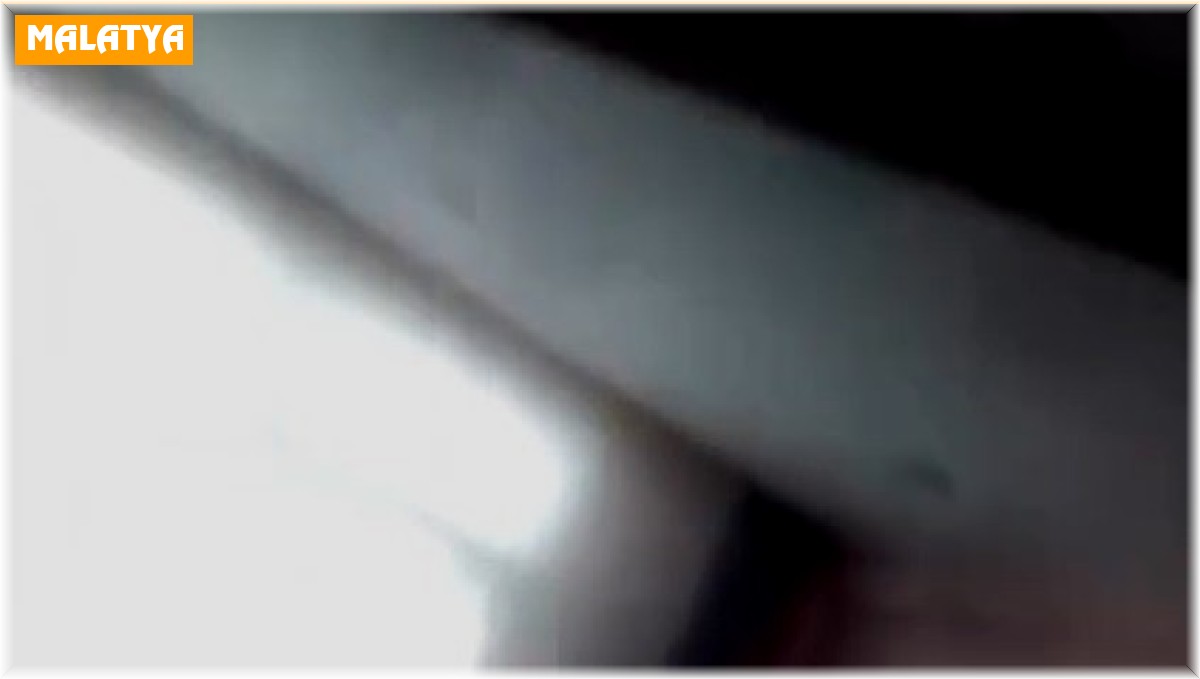 Deprem sonrası video çekerken ev üstüne yıkıldı