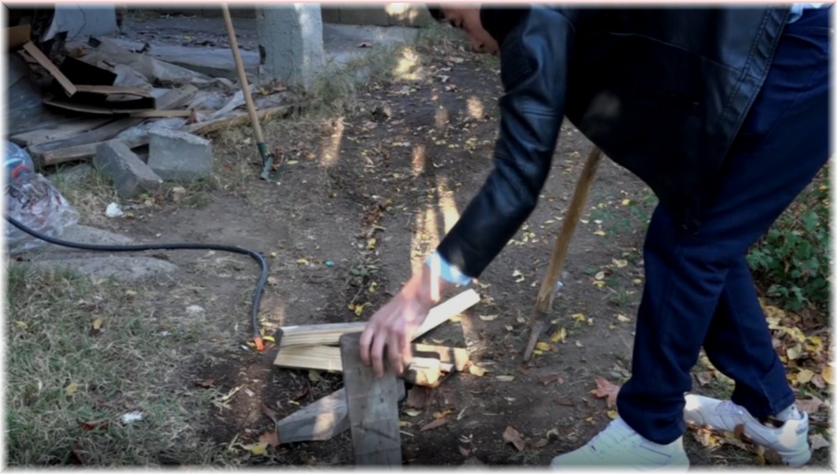 Depremde ailesini kaybetti, yaşam mücadelesini kaybetmedi