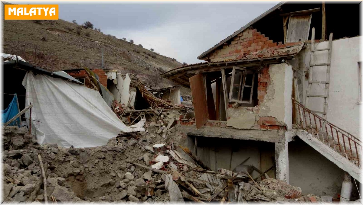 Depremde enkaza dönen ve 457 hanenin bulunduğu mahalle taşınmak istiyor