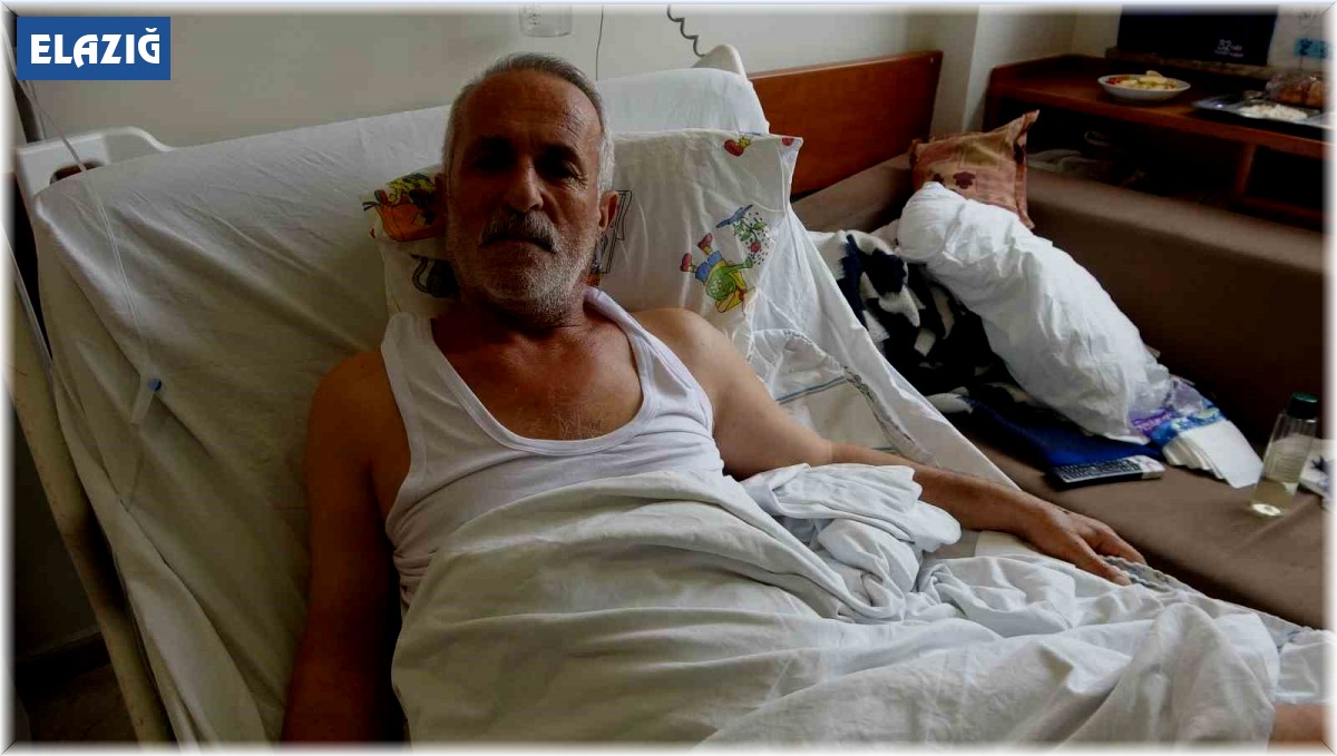 Depremde eşini kaybeden ve kendi enkaz altından çıkartılan depremzede, "Sanki bir rüzgar geldi evi götürdü"