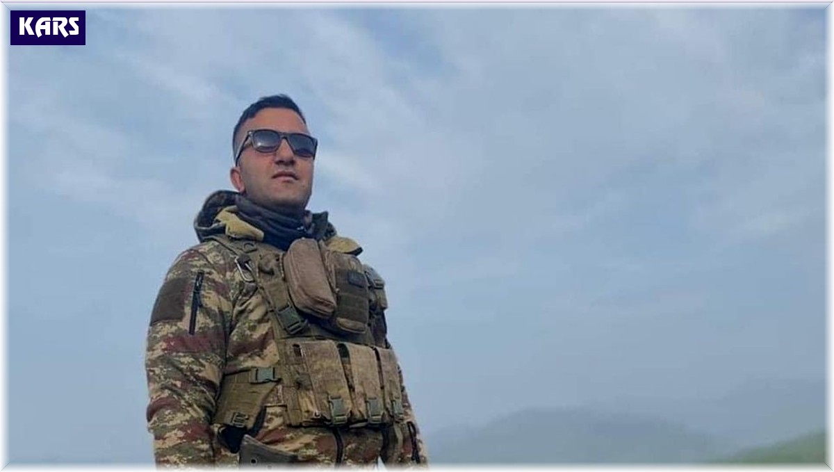 Depremde göçük altında kalan uzman er memleketi Kars'ta toprağa verildi